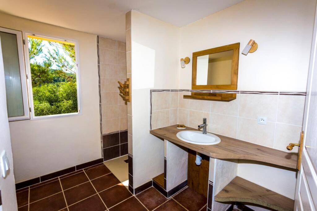 L'Arbre A Soleil Villa Aigues-Vives  Bagian luar foto