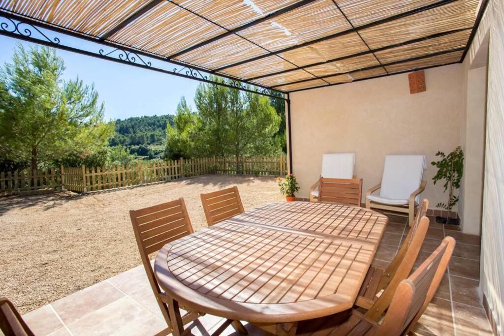 L'Arbre A Soleil Villa Aigues-Vives  Bagian luar foto